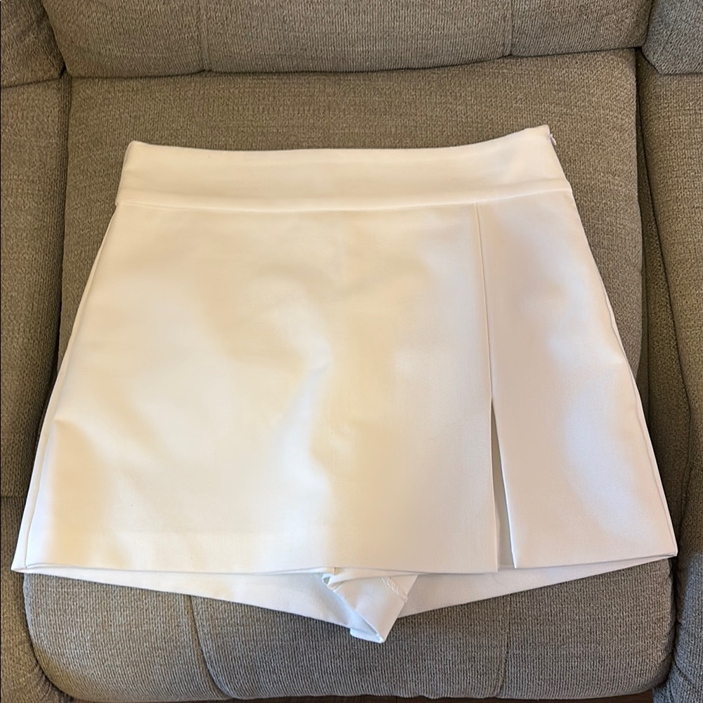 Zara White Skater Mini Skirt with Slit